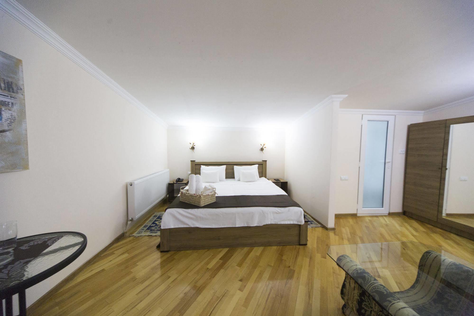 Log Inn Boutique Hotel Tbilisi Luaran gambar